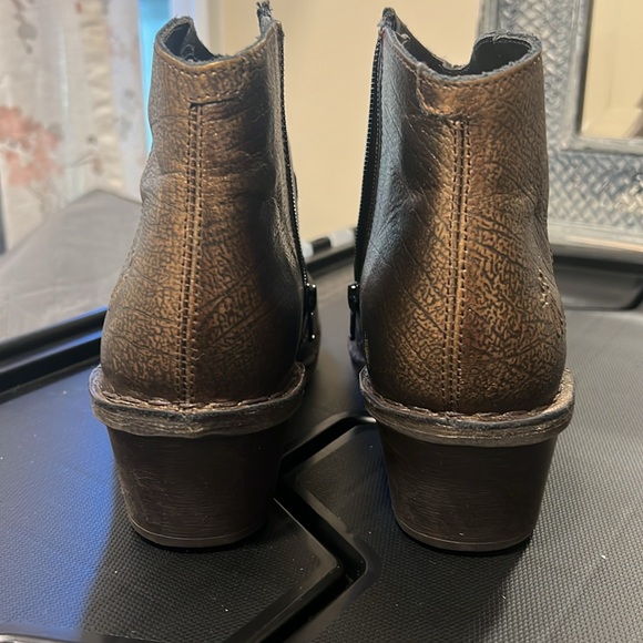 London Fly Ankle Boots made in Portugal Gold and Black - Picture 5 of 10